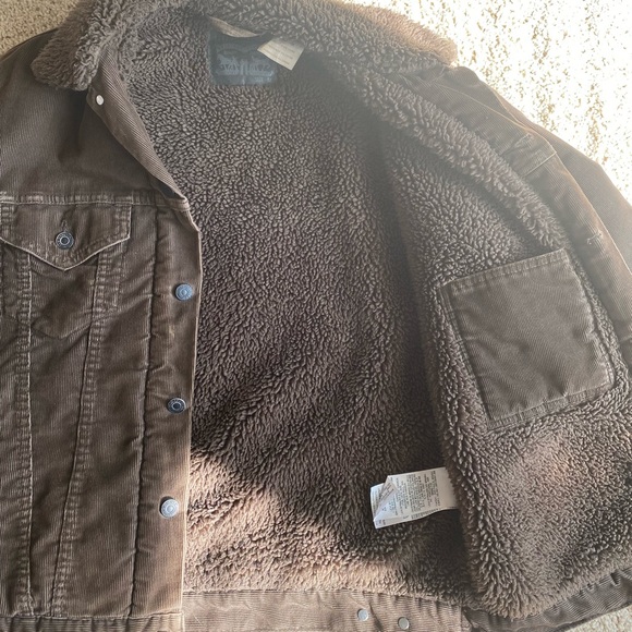 Men’s brown Levi’s corduroy Sherpa jacket in medium. - Picture 8 of 8